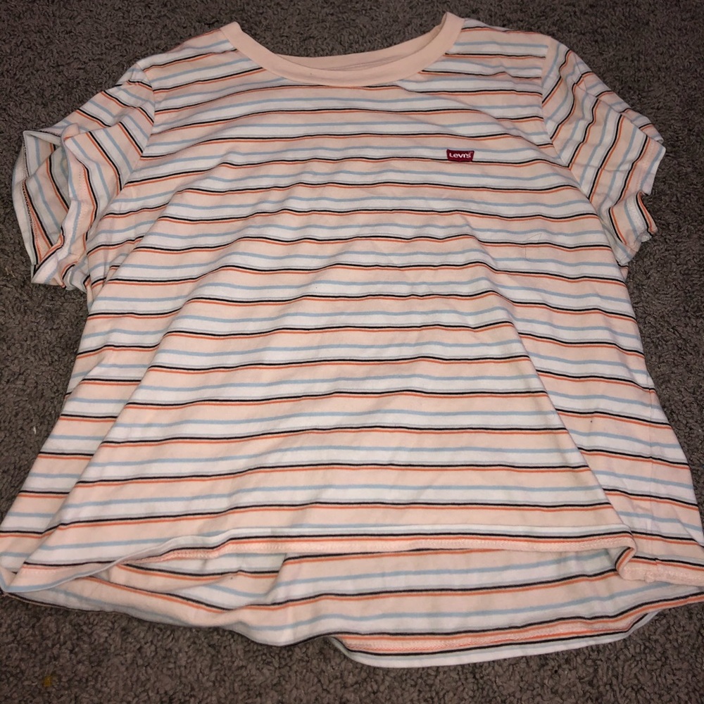 Oversized stripped Levi’s T-shirt!!❤️